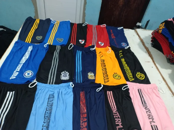 Shorts Escudo Bordado Nene