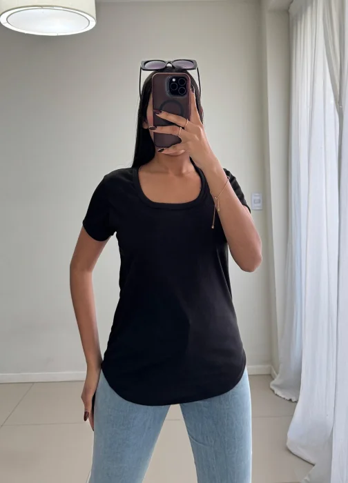 Remera en Cuello u
