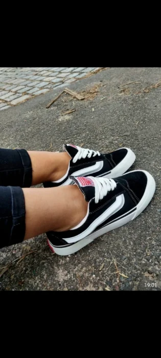 Vans Kung