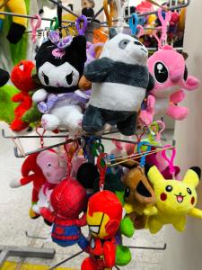 Peluches Llaveros Varios Modelos Miden 15 a 18cm Aprox - Miniatura 1