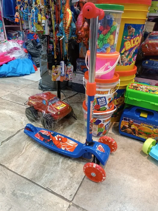 Monopatín Spiderman