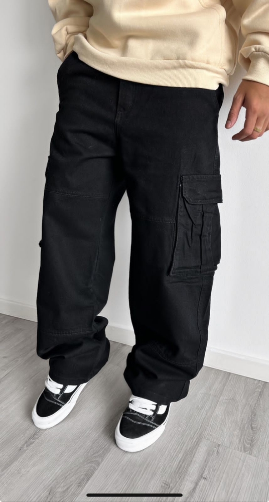 Baggy Cargo Black Top - Imagen 3