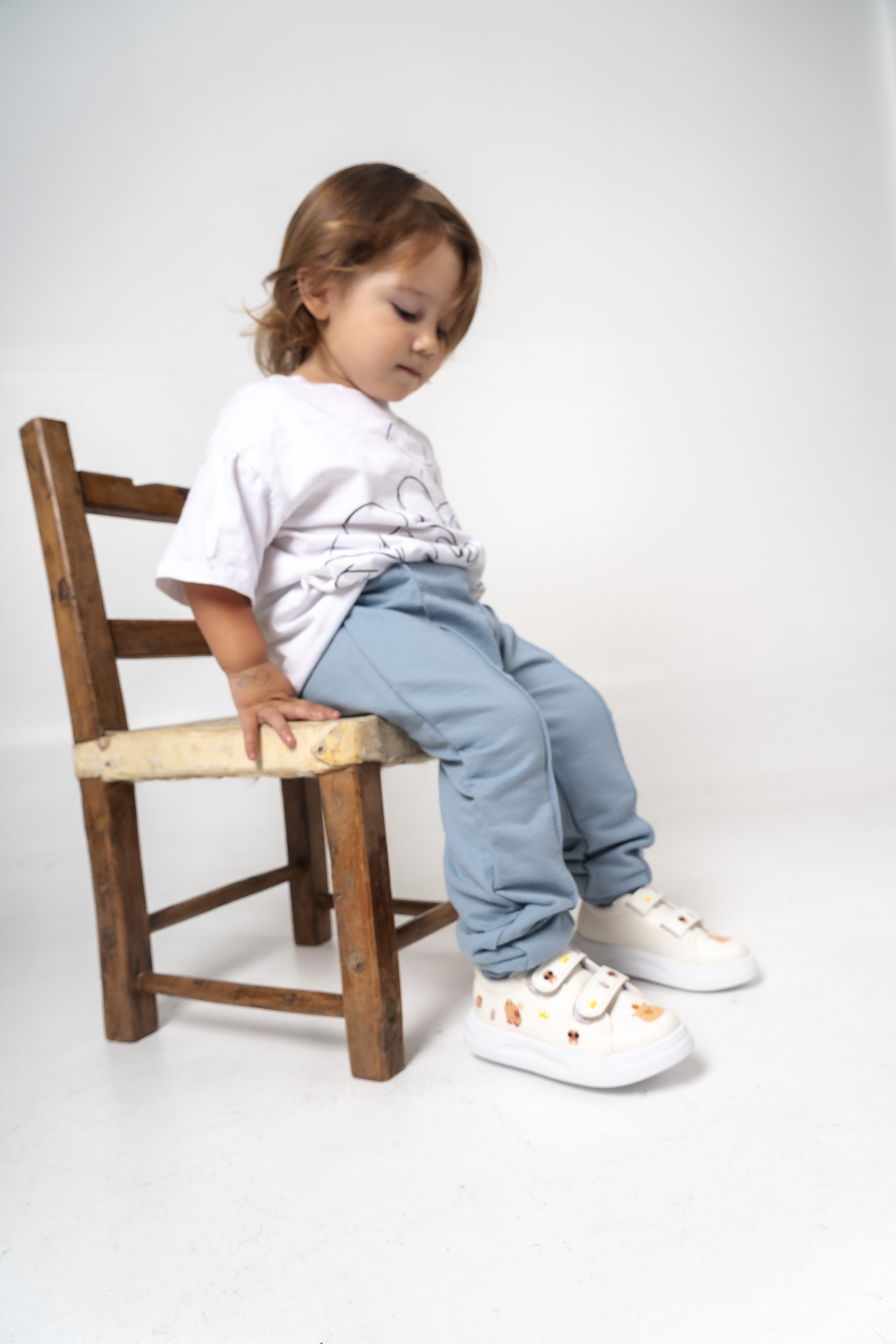 Zapatillas Capybara Infantil Nenas Velcro Blancas Colores Livianas Cómodas - OBS03851.jpg