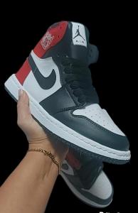 Bota Jordan Rojo-negro