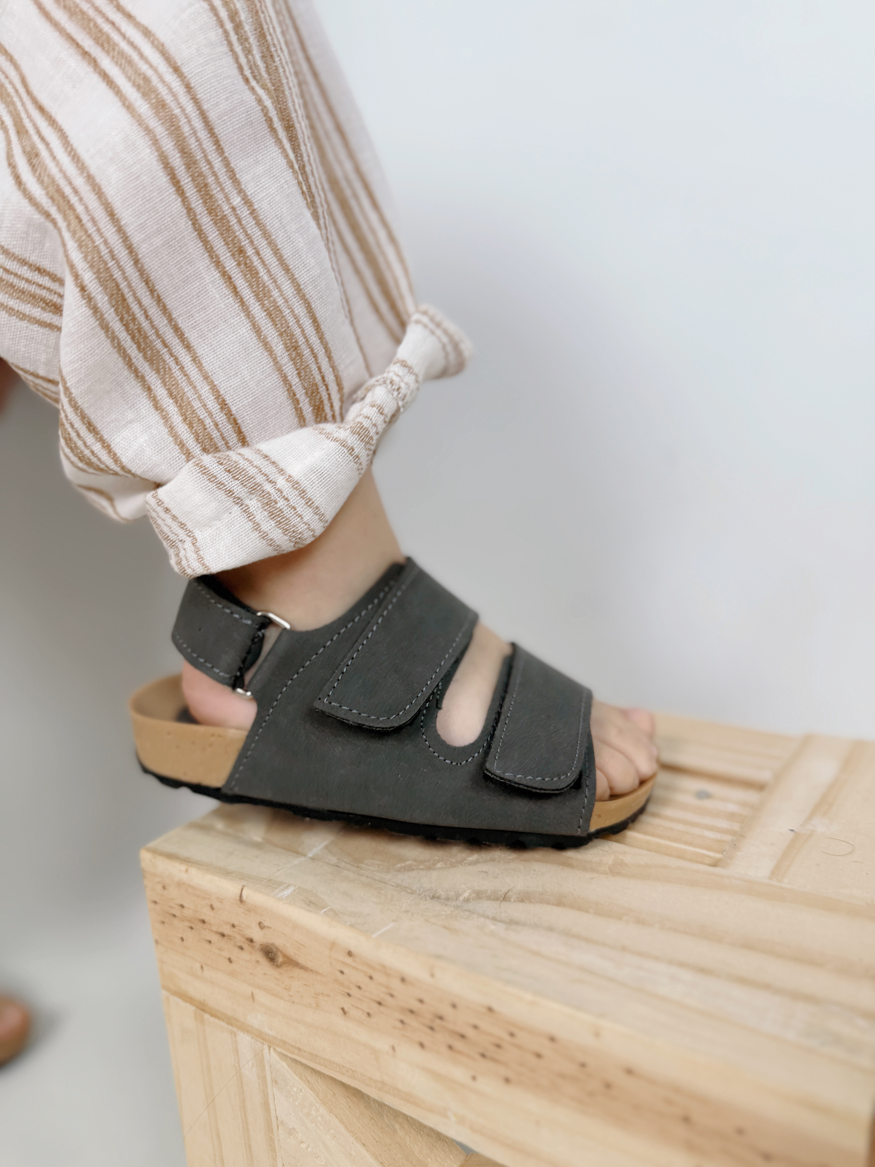Sandalias Nene Cancheras Velcro Doble Abrojo Modernas Cómodas Tendencia - E08FEA8F-FF5B-4821-BEE8-30CACBDDA3F7.jpeg