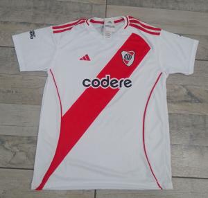 Camisetas de River y Boca