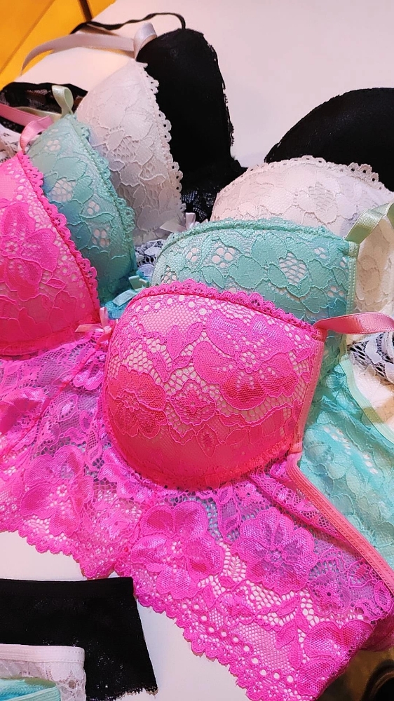 Conjunto Taza Soft de Encaje con Base Alto Less Tipo V (810) - Imagen 4
