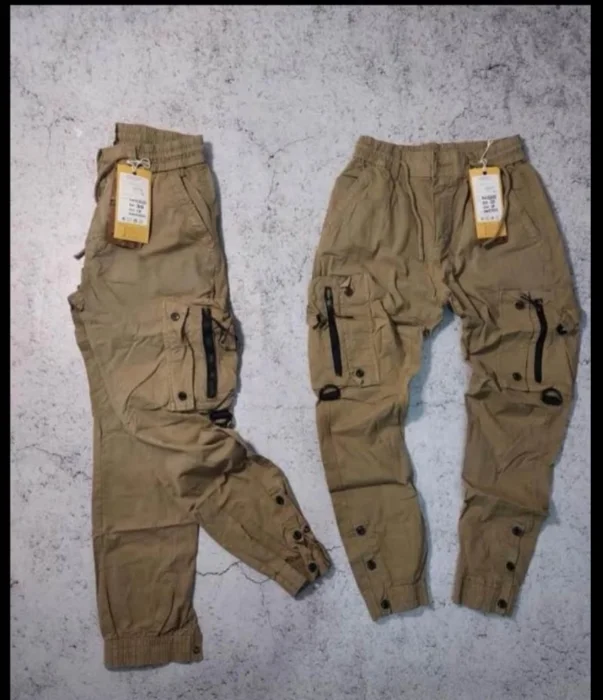 Cargo con Puño y Boton