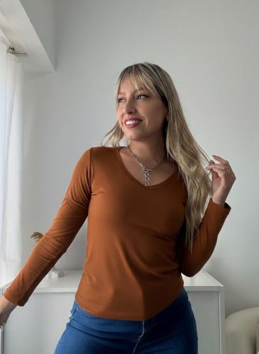 Camiseta Básica V - Miniatura 5