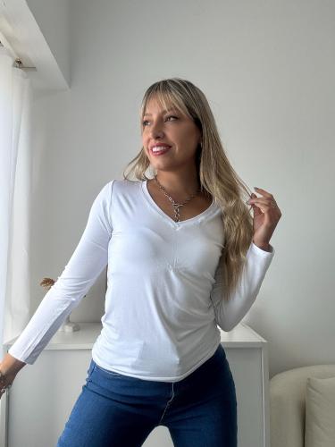 Camiseta Básica V - Miniatura 6