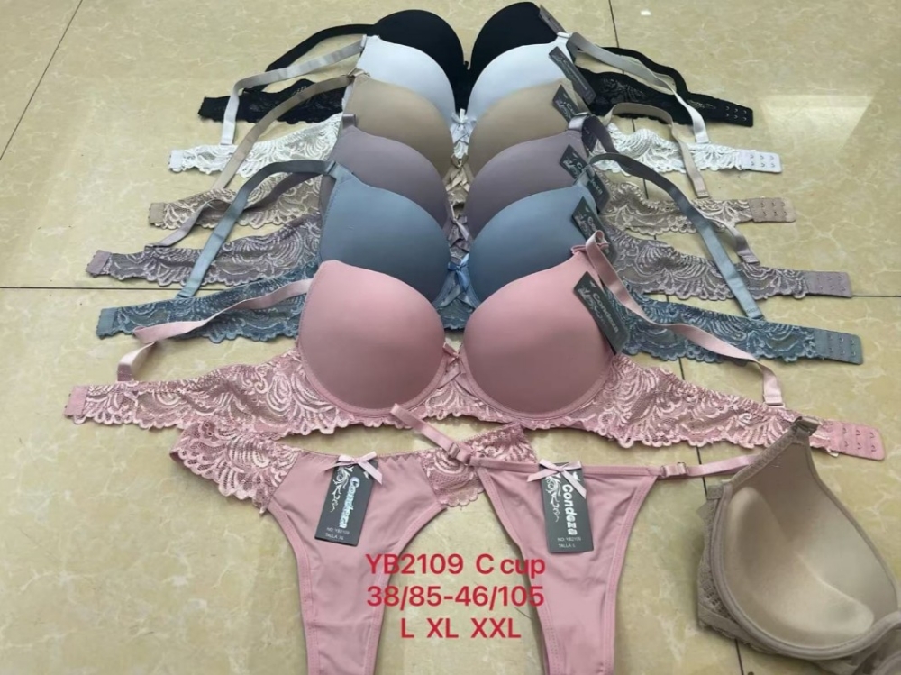 Conjunto de Tres Piezas Condeza Importado - Imagen 2