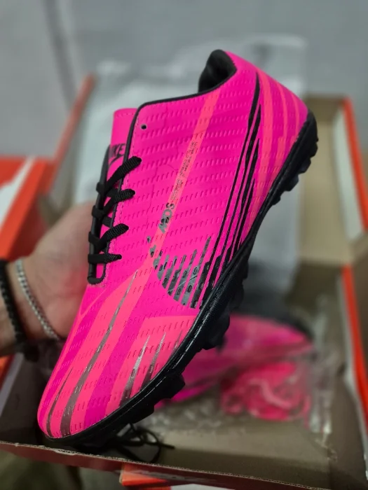 Botines de Fútbol Importado