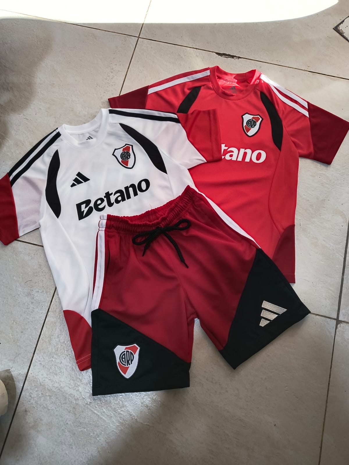 Conjuntos Deportivos Logos Bordados para Niños - Imagen 2