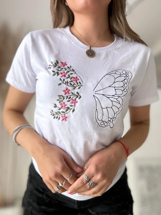 Remera Bordada Algodon Peinado 24.1