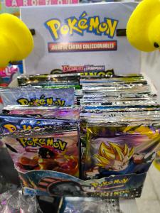Sobres de Cartas Pokémon, Dragón Ball, Sanrio, Hello Kitty, Roblox y Plantas Vs Zombi - Miniatura 3
