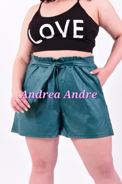 Shorts Engomado
