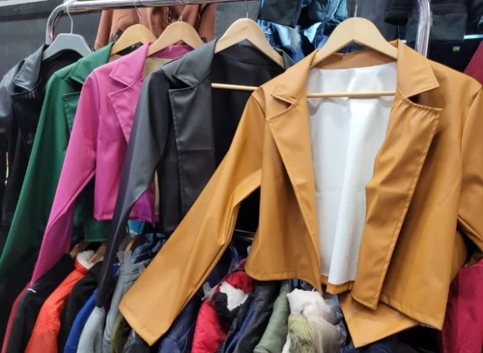 Blazer Corto Engomado