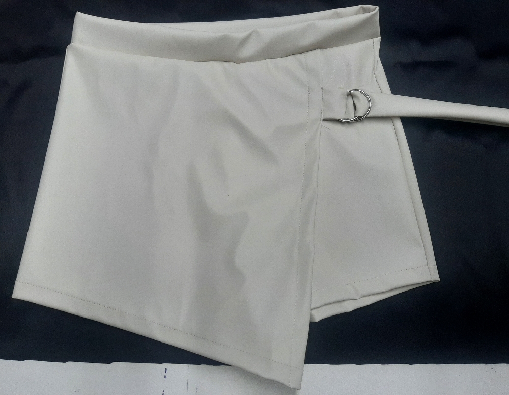 Short Pollera Engomado 2 Hebillas - Imagen 2