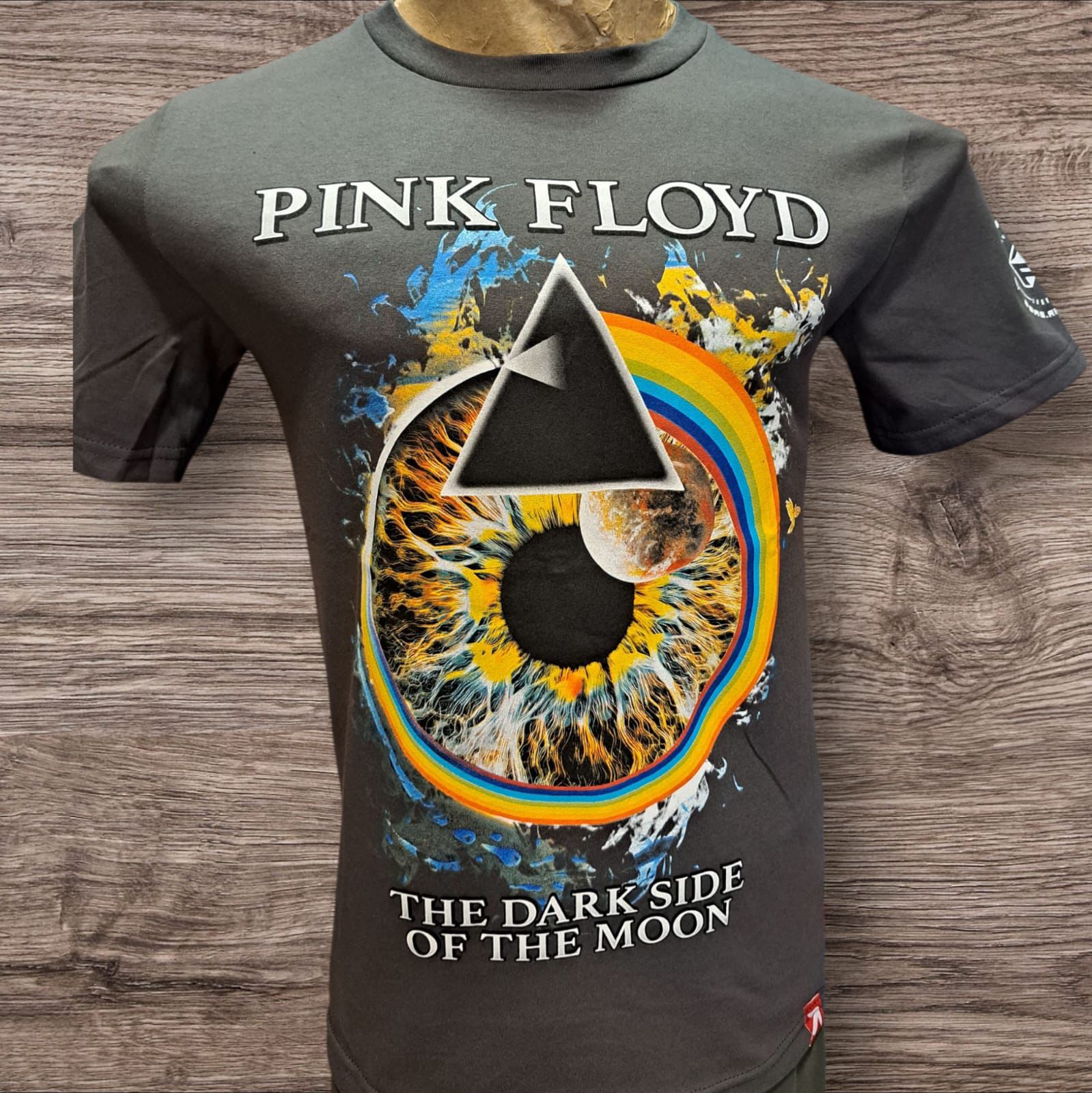 Remera Dark Side Of The Moon - WhatsApp%20Image%202026-05-19%20at%2015.37.02%20(2).jpeg
