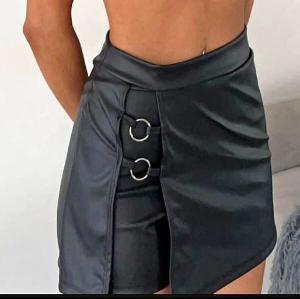 Shorts Pollera Cuerina Yare