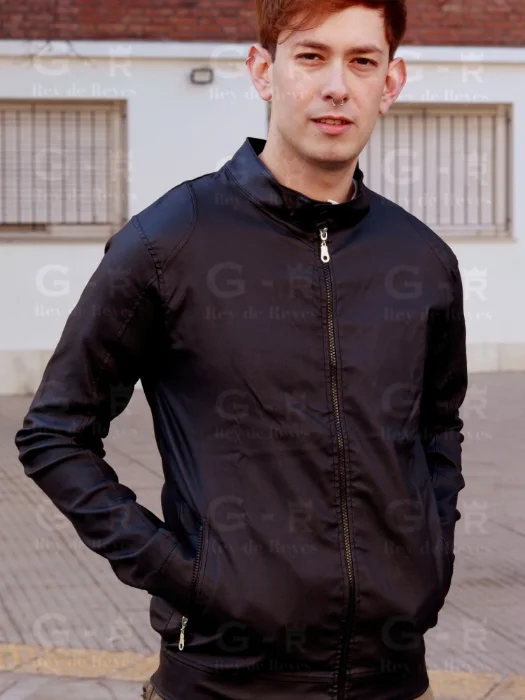 Campera Engomada con Cuello Mao