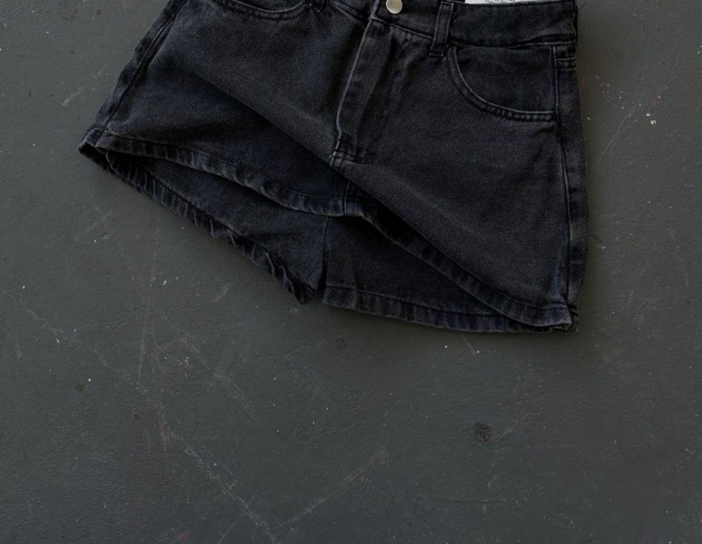 Mini Short Pollera  Mora Gris Rígida - Imagen 2