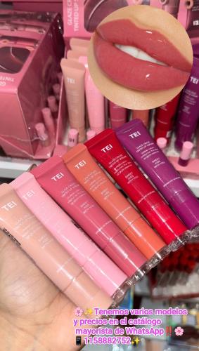 Lipgloss con Color Hidratante Dupe de Hailey de Tei - Miniatura 1