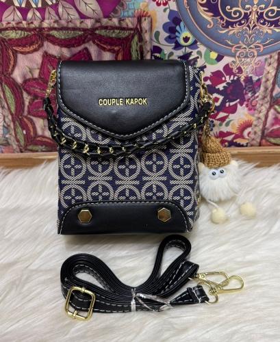Morral Portacelular de Cuero Pu Incluye Llavero y Es Desmontable