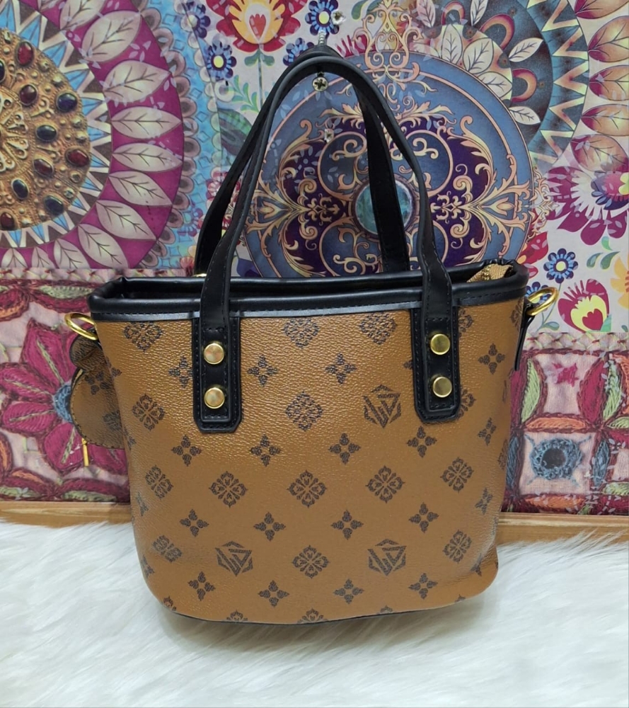 Cartera Estampada de Cuero Pu Incluye Llavero de Mini Trae Tira Desmontable - Imagen 4