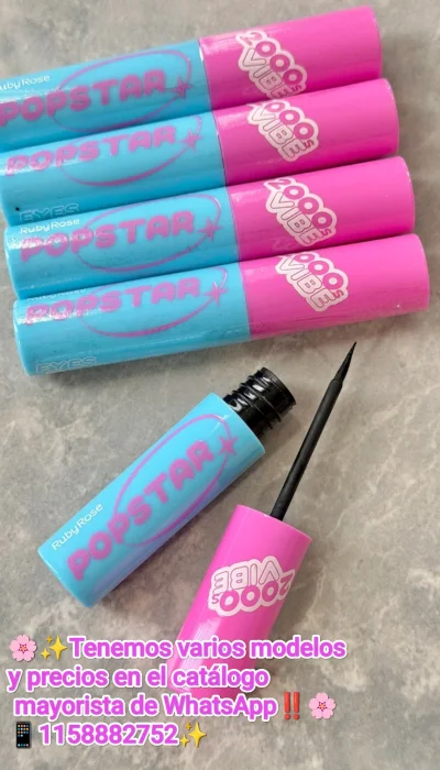 Delineador Liquido Negro de Ruby Rose