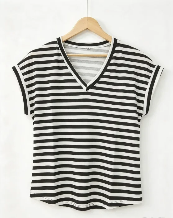 Remera Cuello V Rayada