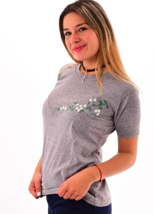 Remera Bordada de Dama
