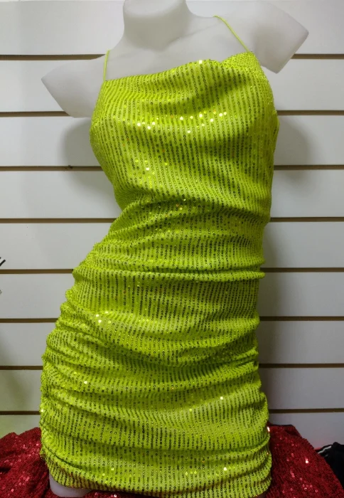 Vestido de Lentejuela con Frunces