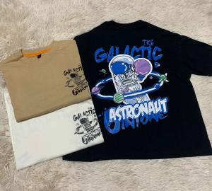 Remera Oversize Astronauta - Miniatura 1