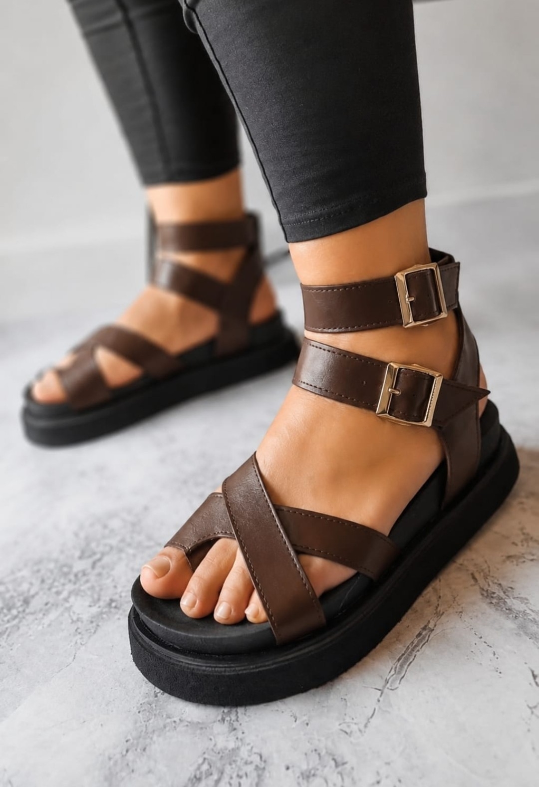 Sandalias Plataforma Hebilla Art Roma - Imagen 2