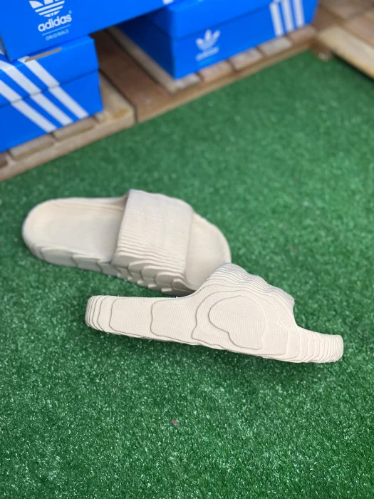 Chancleta Adilette 22
