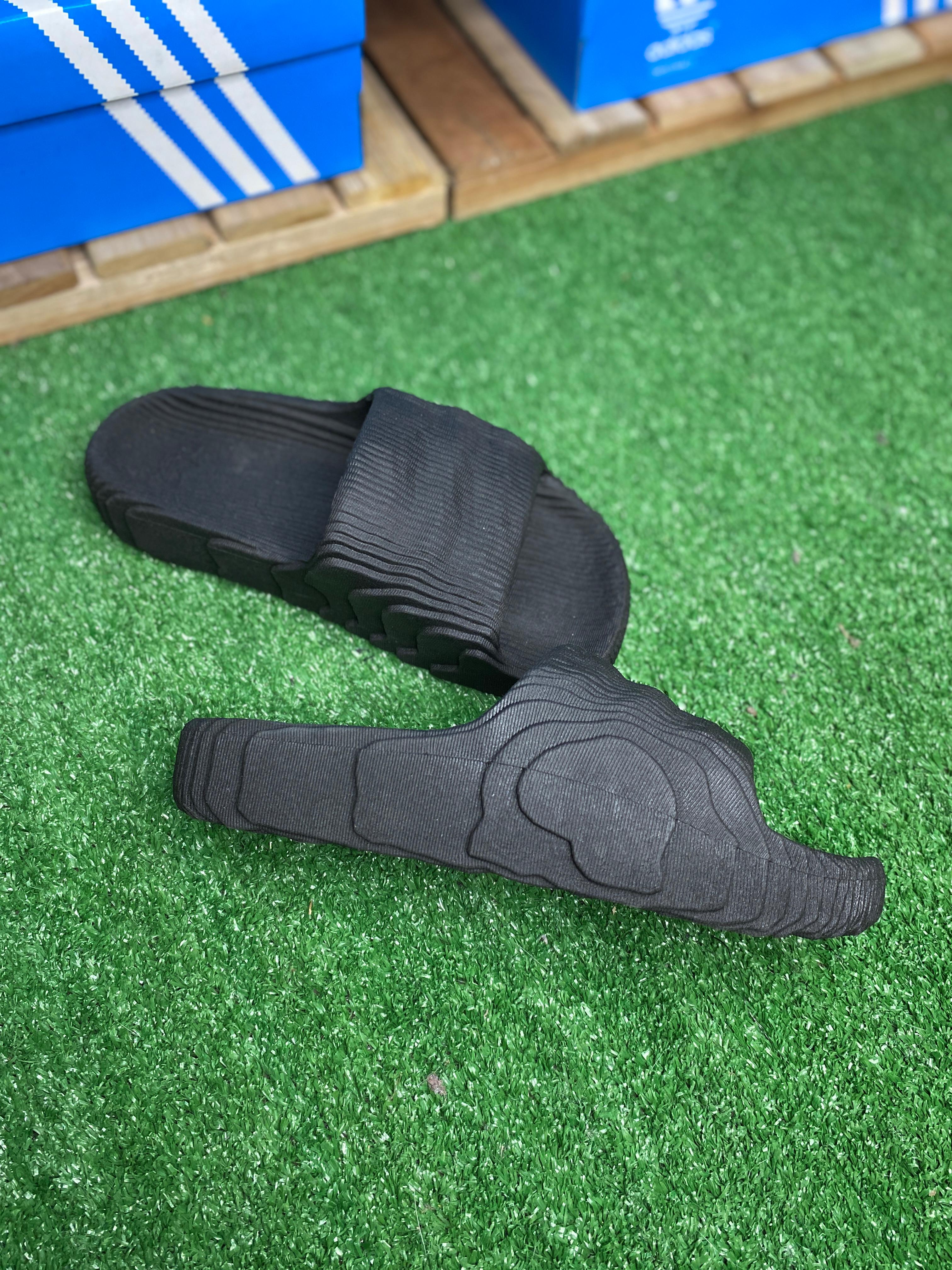 Chancleta Adilette 22 - Imagen%20de%20WhatsApp%202024-11-04%20a%20las%2018.53.58_2462d593.jpg