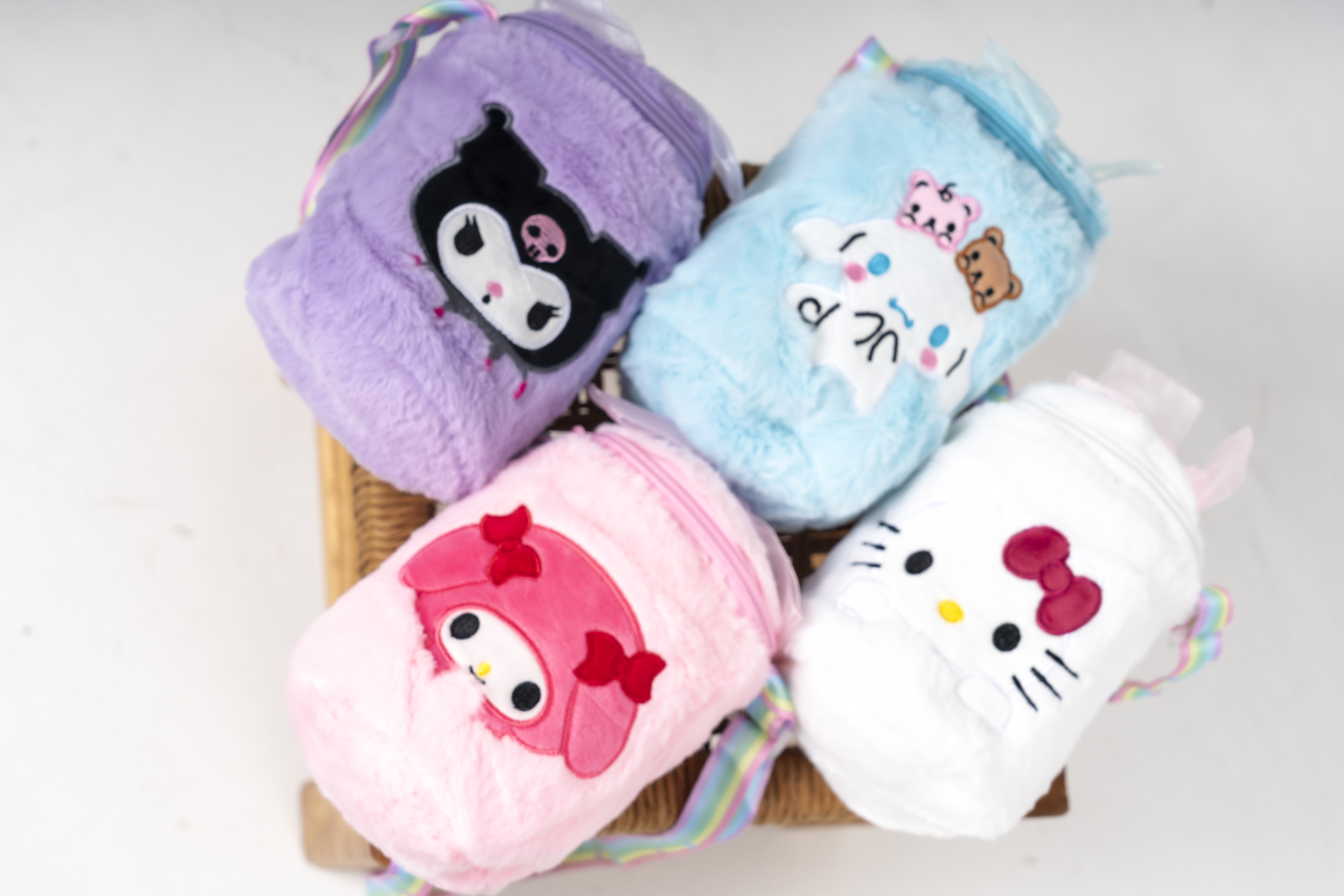 Bolso San Rio de Peluche Niñas Personajes Cinnamoroll Kuromi My Melody Hello Kitty - OBS03439.jpg