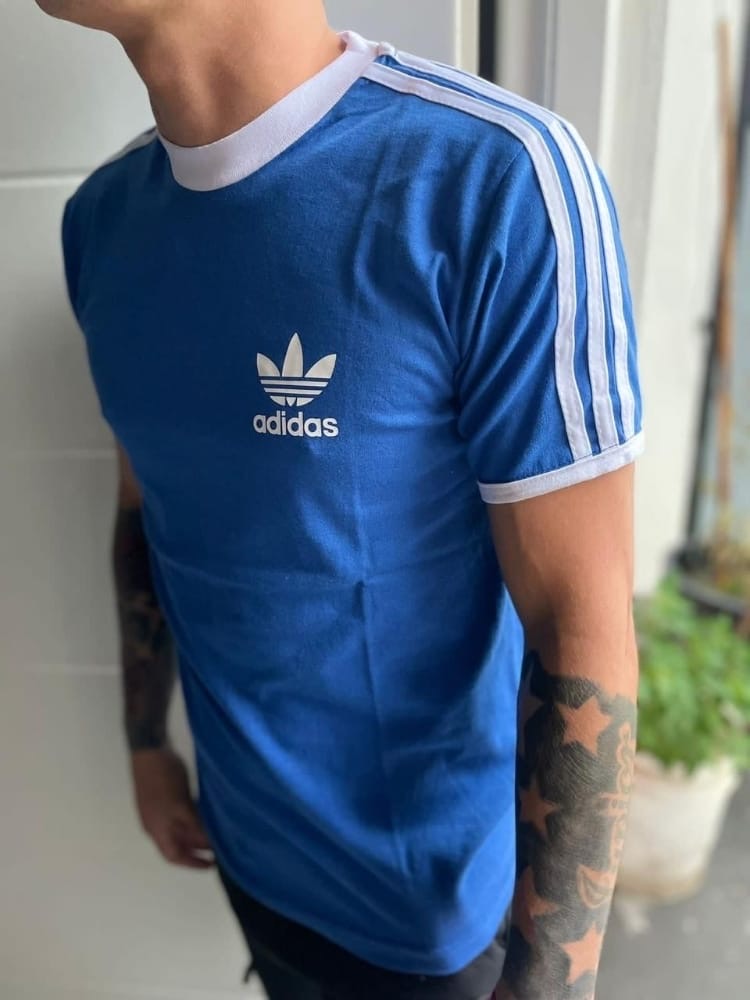 Remera Adida Retro - 3d528f85-67e4-46a8-89e4-d8f9c86eeb1e.jpeg