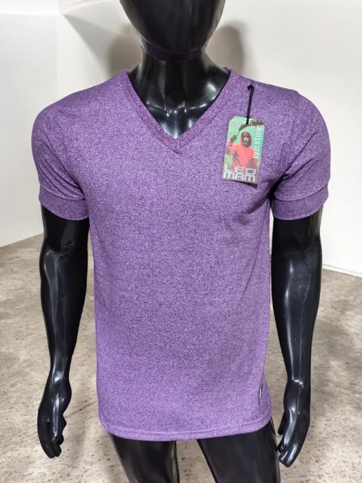 Remera Cuello V