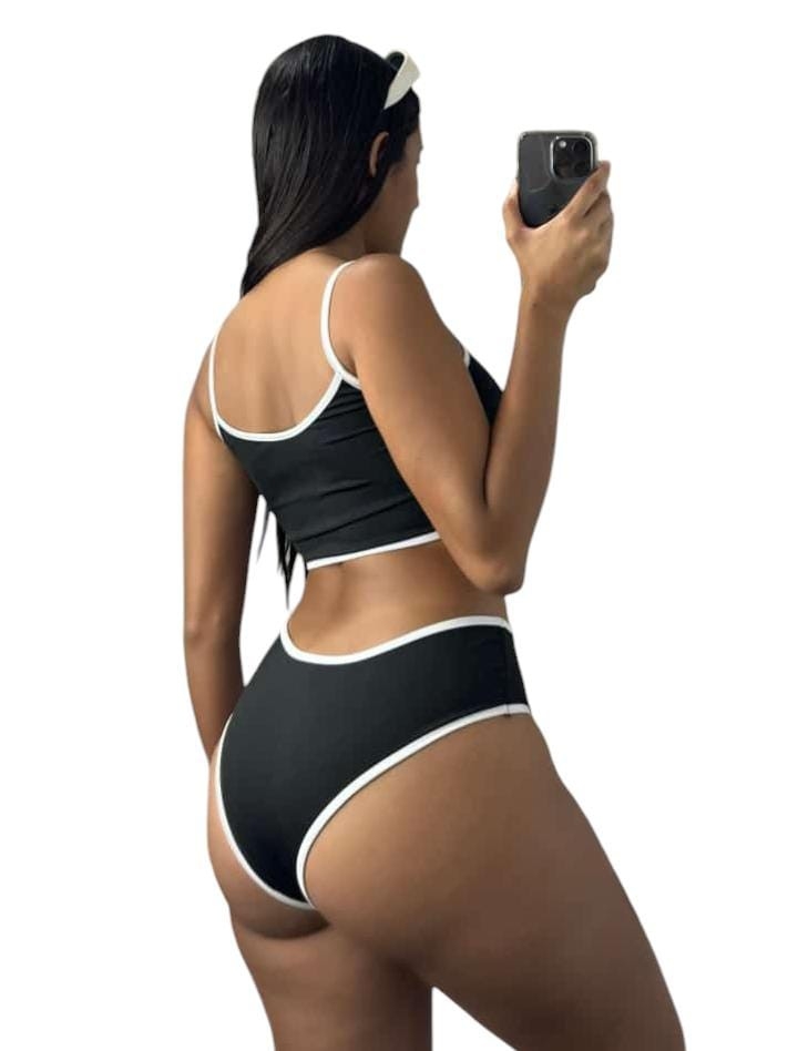 Bikini Less - Imagen 2