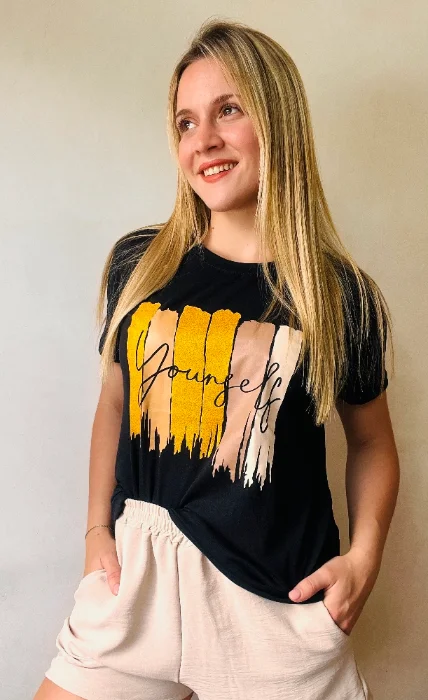 Remera Lineas Doradas