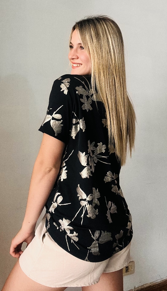 Remera Flor Brillante - Imagen 2