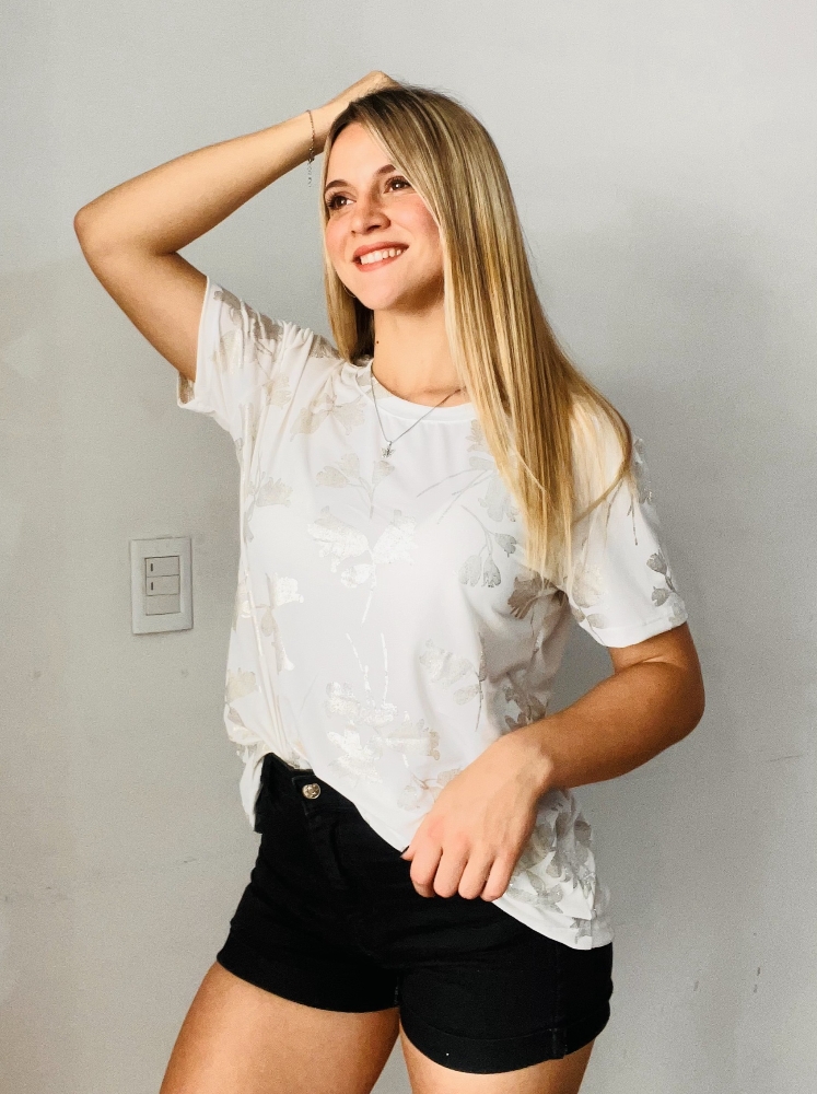 Remera Flor Brillante - Imagen 3