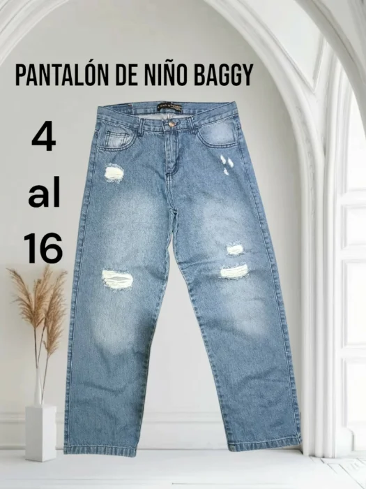 Baggy  Celeste Clásico  con Rotura