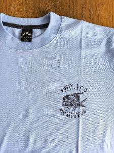 Remera Rusty Doble Estampado - Miniatura 4