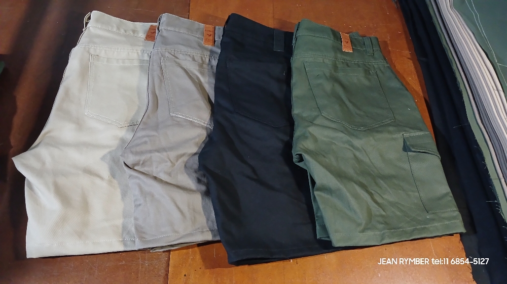 Bermuda Clásica Cargo Gabardina - Imagen 2