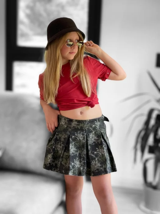 Short Pollera de Nena Tableada de Gabardina