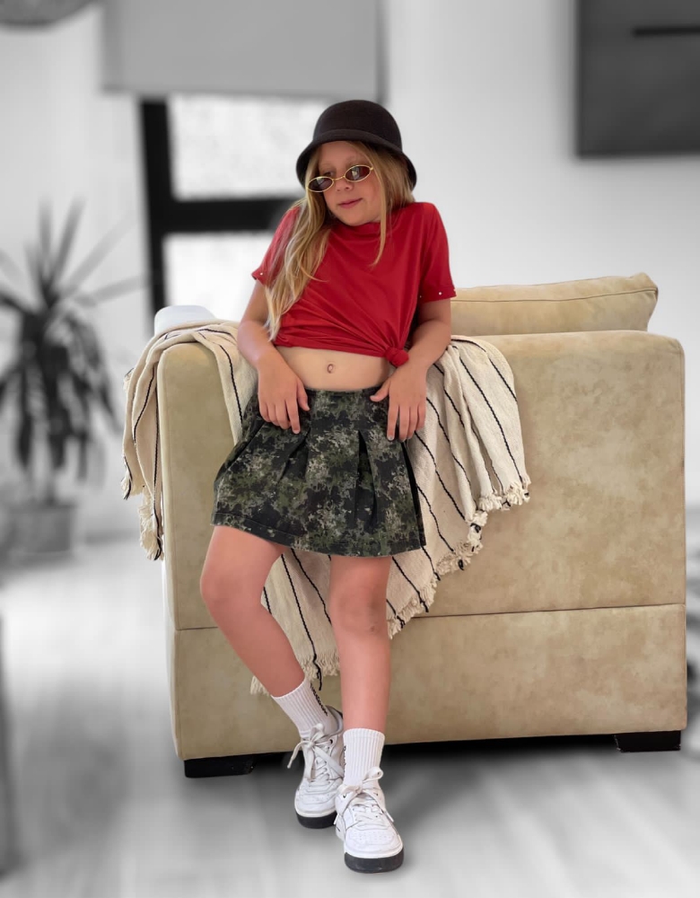 Short Pollera de Nena Tableada de Gabardina - Imagen 2