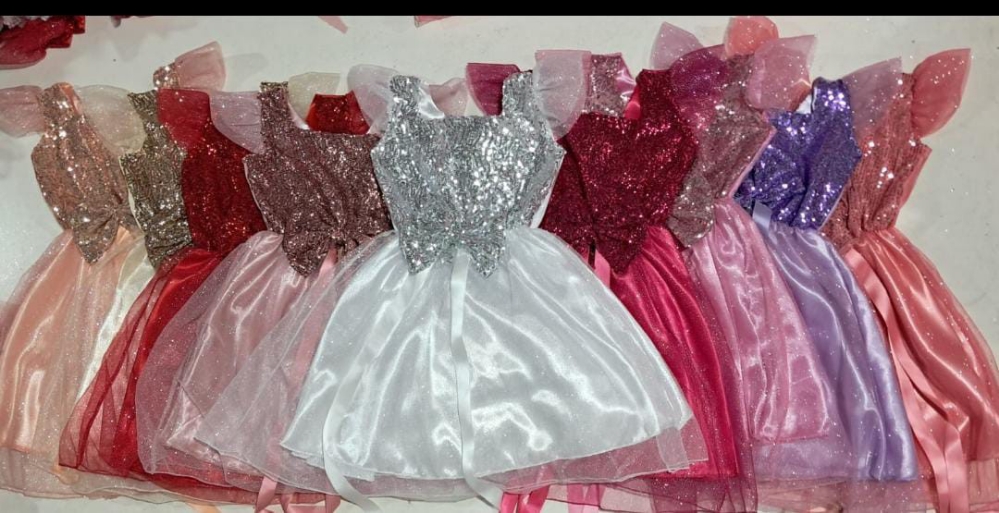 Vestido con Lentejuelas y Brillos - Imagen 3